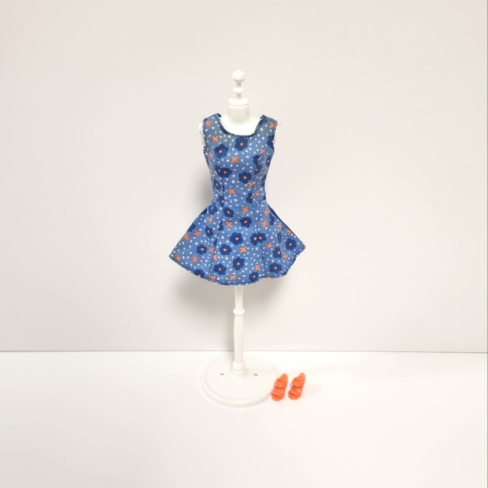 4/$20  1996 Barbie 6 Fashions Dress
